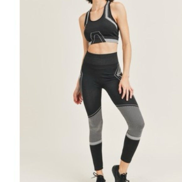 New Arrivals 2 Set crop tops and leggings Active Wear - Picture 1 of 3